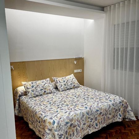 Hostal Charo II ซานติอาโก เด กอมโปสเตลา ภายนอก รูปภาพ