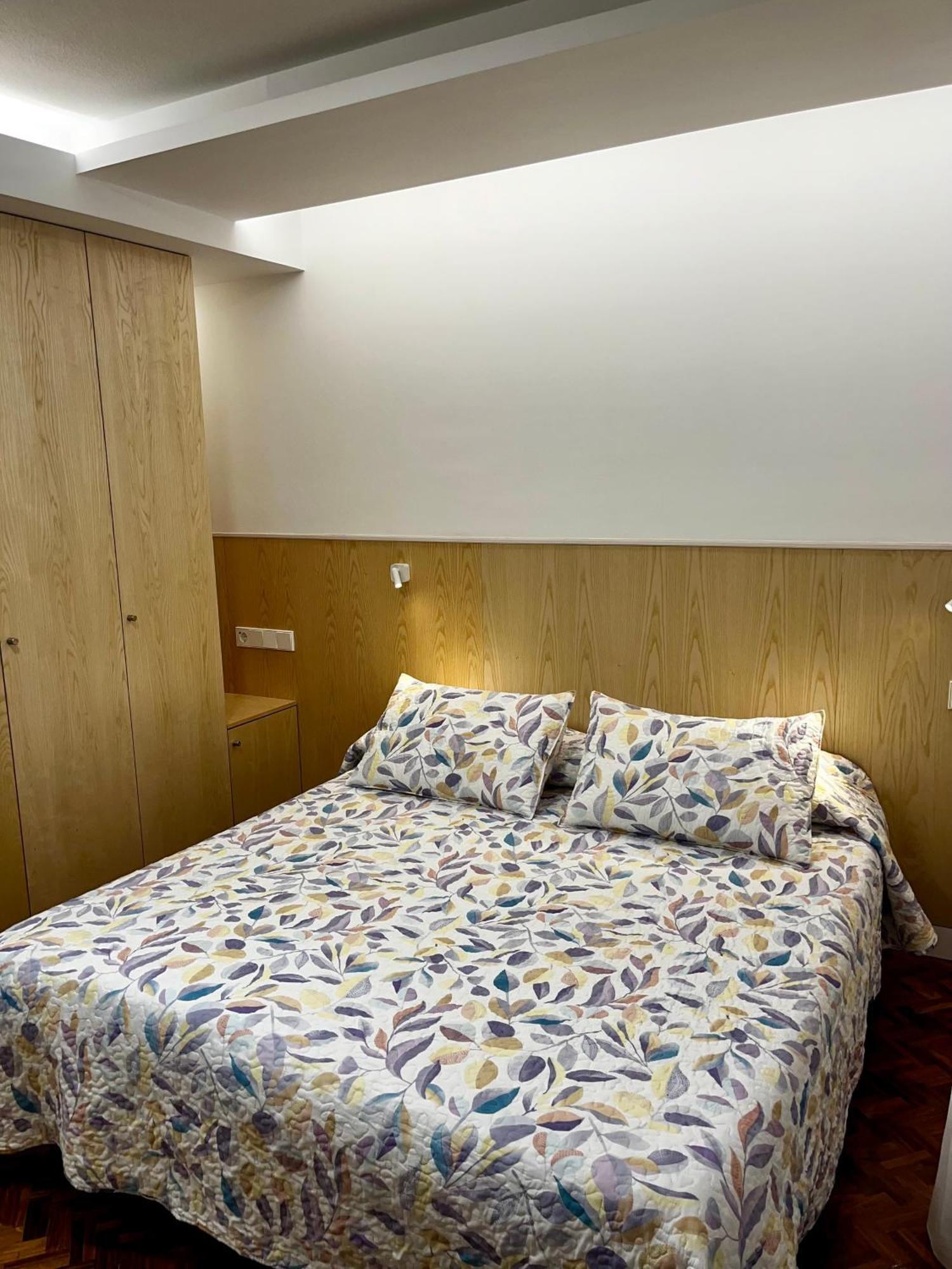 Hostal Charo II ซานติอาโก เด กอมโปสเตลา ภายนอก รูปภาพ