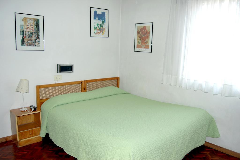 Hostal Charo II ซานติอาโก เด กอมโปสเตลา ห้อง รูปภาพ