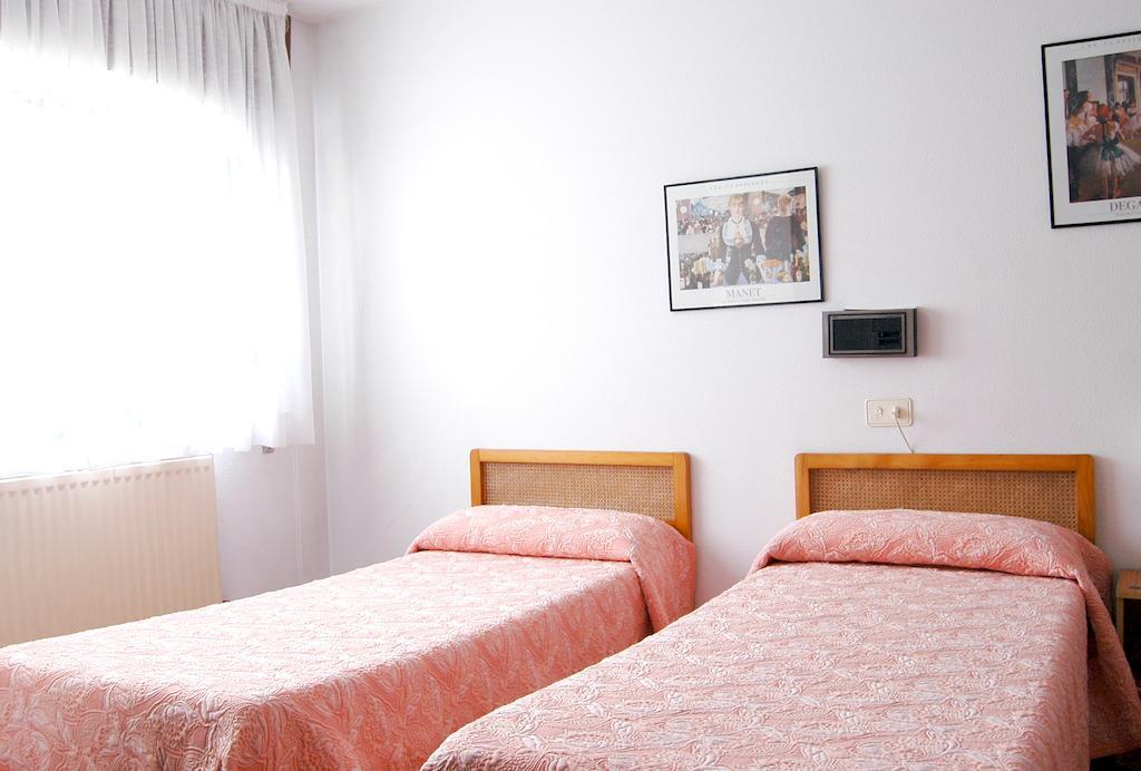 Hostal Charo II ซานติอาโก เด กอมโปสเตลา ห้อง รูปภาพ